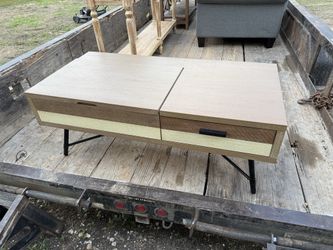 Expandable Coffee Table