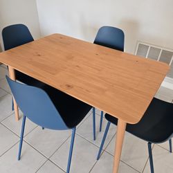 Dining Table With Four Chairs 