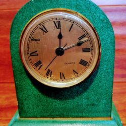Vintage Table Clock  - Quartz - Good condition 