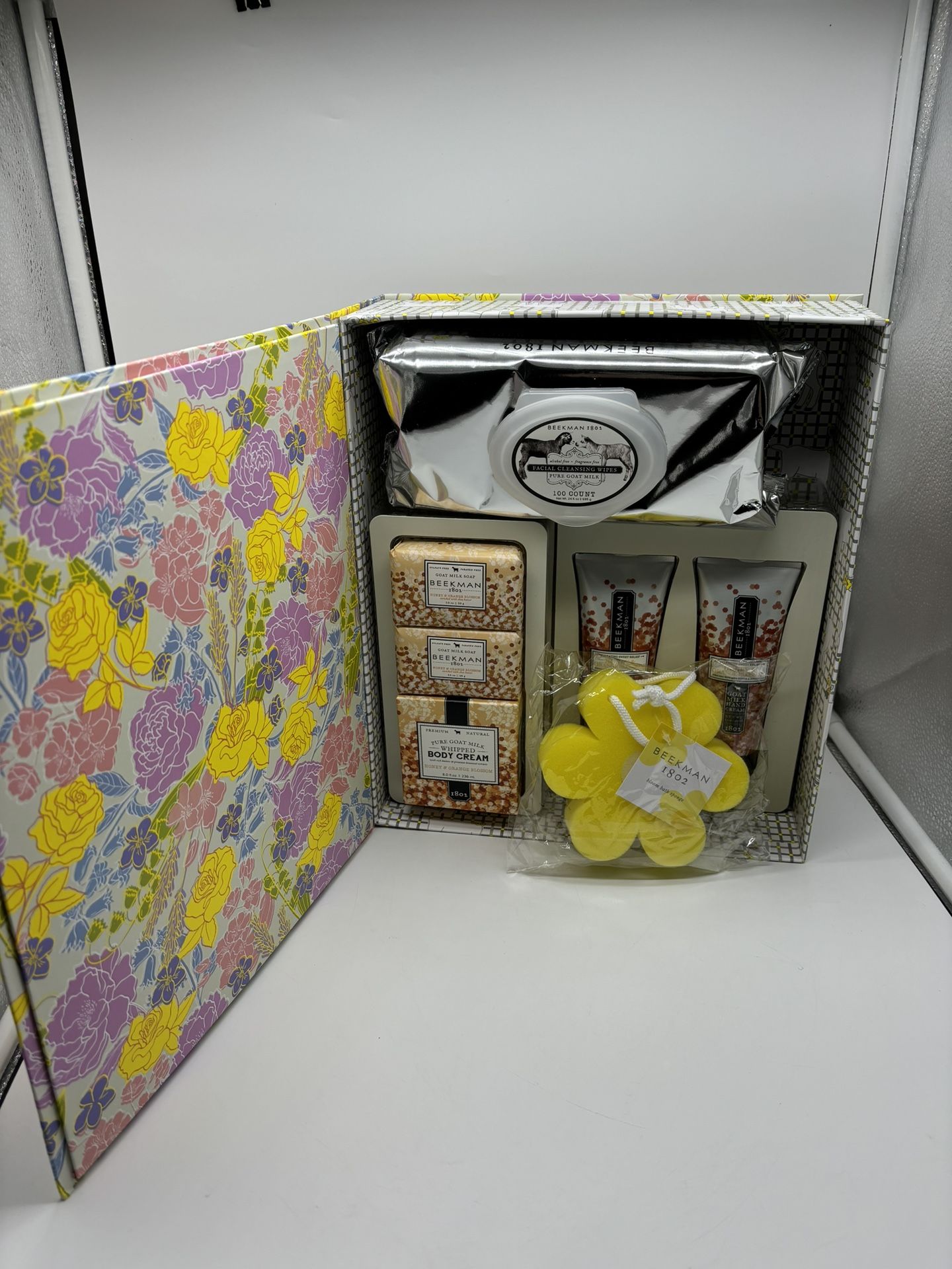 Beekman 1802 Book of Garden of Gardenia 7-pc Body Care Set W/ Box Soap Cream NEW.