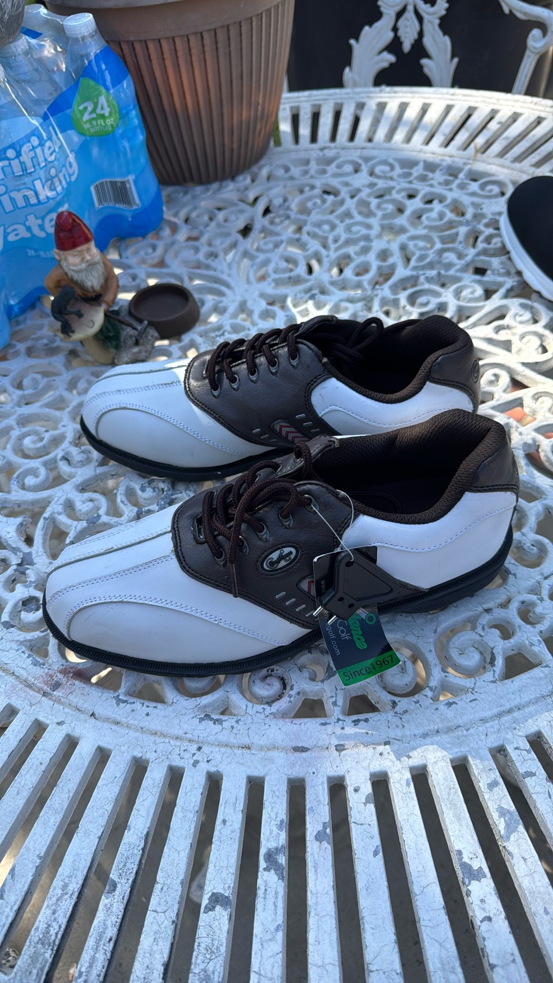 Golf Shoes. By Confidence Golf. Size 9.5 US