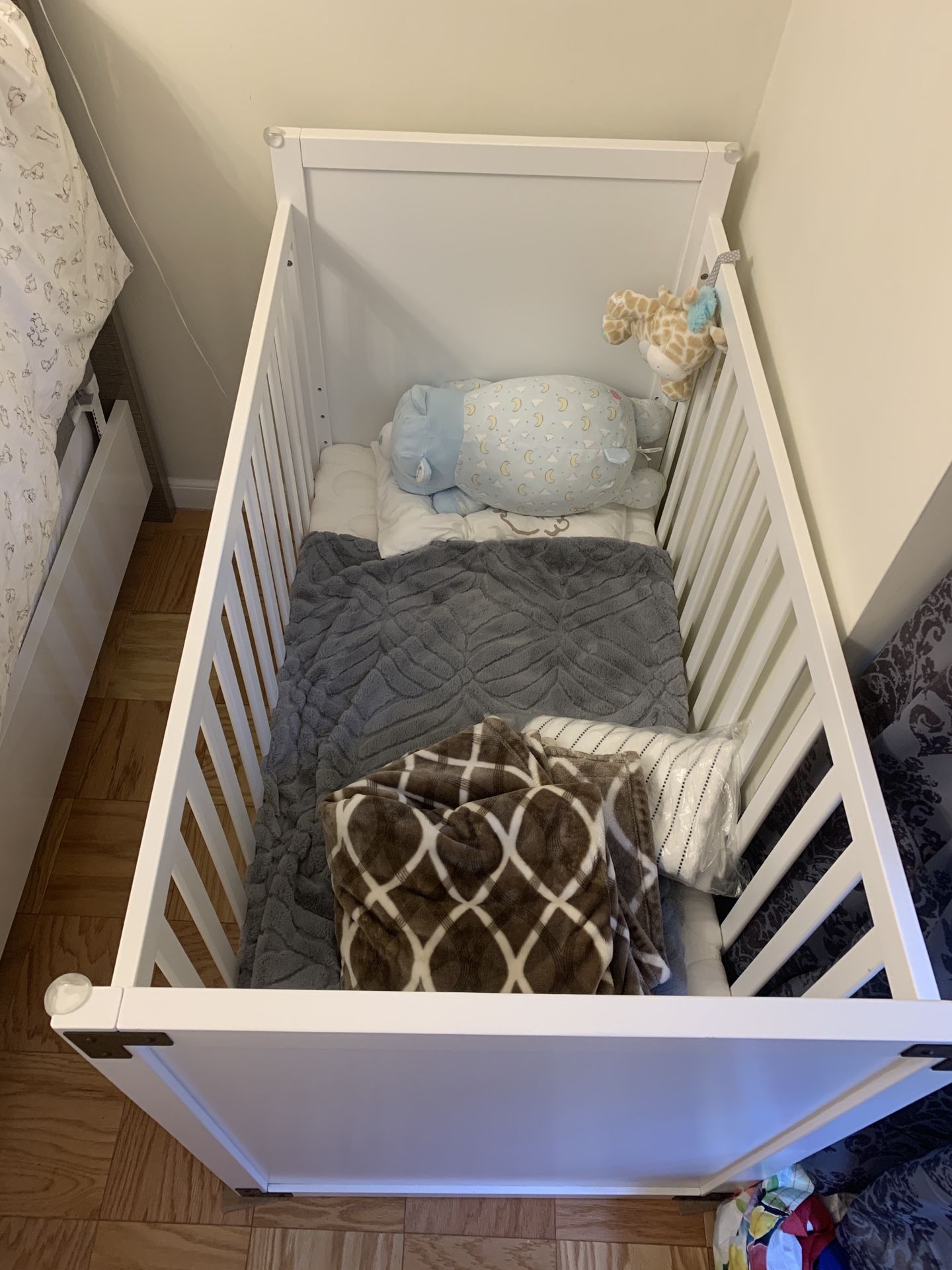 Wilmslow 2-in-1 convertible crib