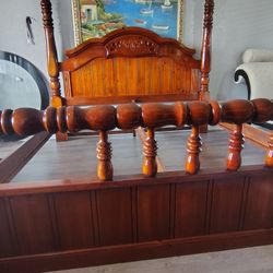 Cama King " Allen "Old Tavern" (17-38) - 100% Madera Maciza

- Completa