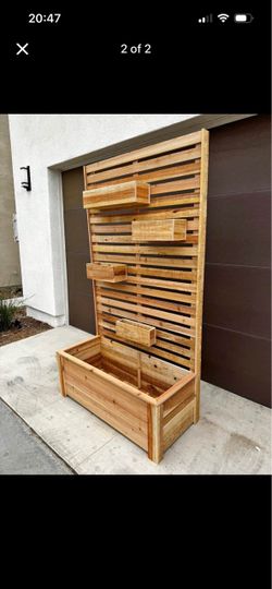 Wood Planter Box with Slatted Trellis Wall