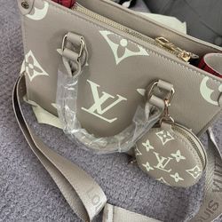 New Beautiful Women’s Asking $225!! OBO 