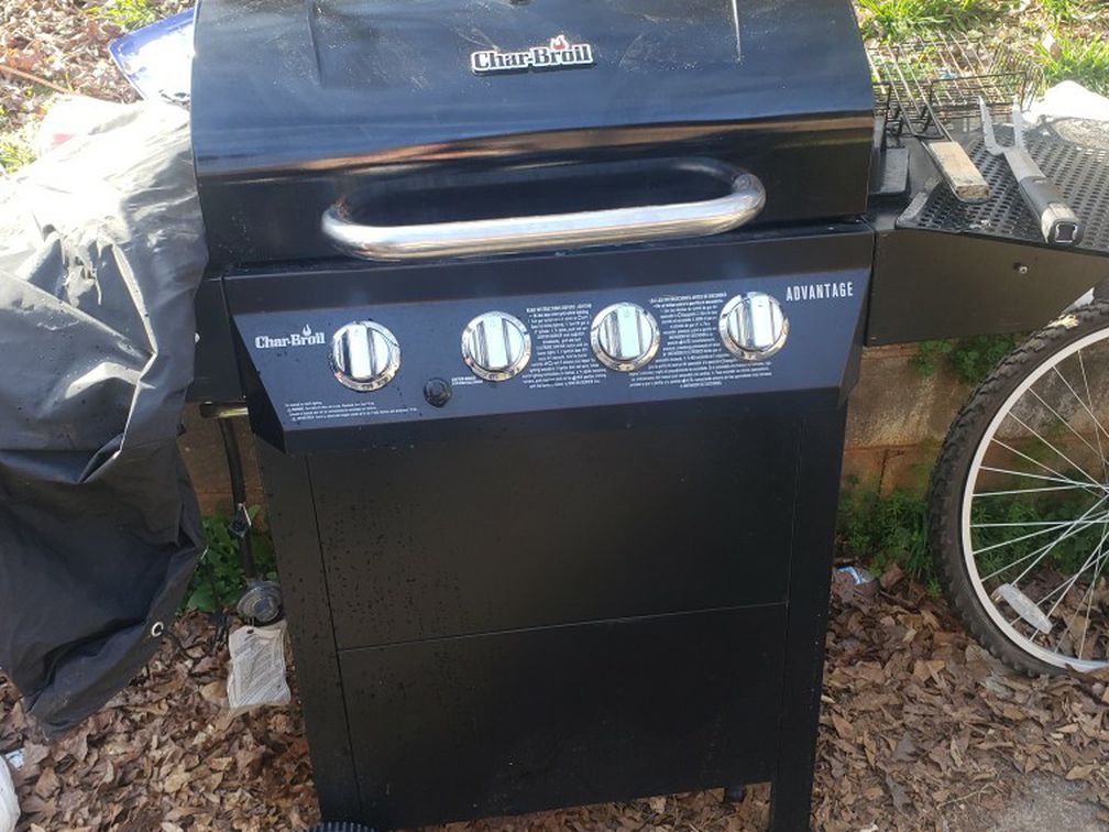 Charbroil advantage gas grill. Works great. Comes with cover and all items on it. Pickup in spartanb