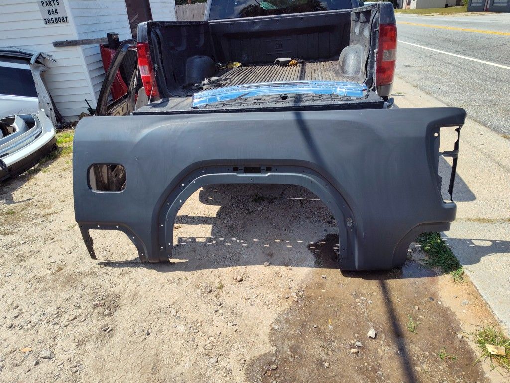 Brand New OEM Bedside For 20/20 To 2023 GMC 2500