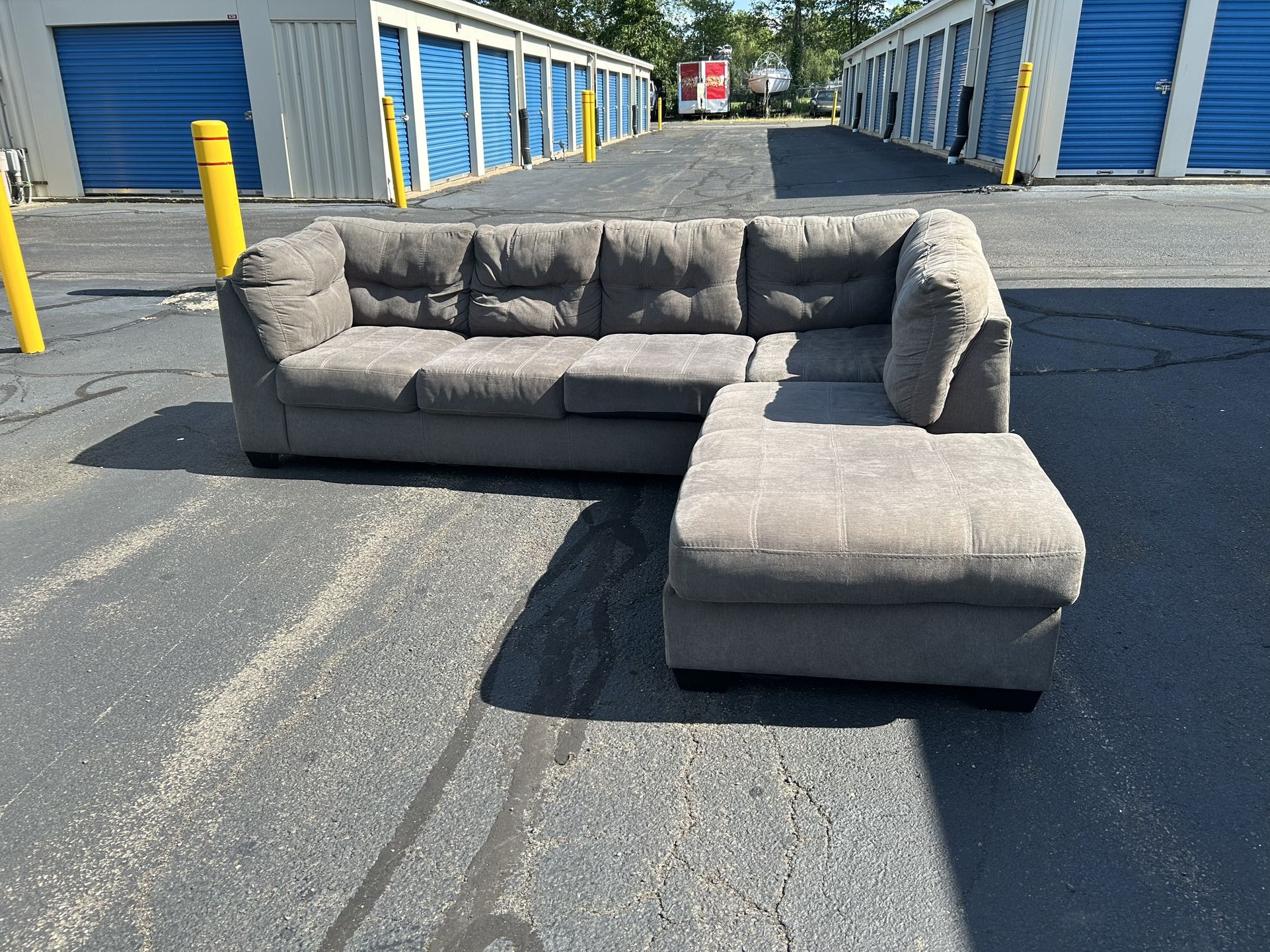 ***FREE DELIVERY SECTIONAL COUCH FOR SALE