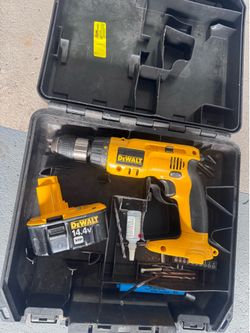Dewalt drill. With battery and box