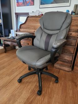 Executive office / desk Chair. Very Comfortable.  All wheels work