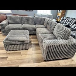 “-“  Sofas And Sectional In Stock=Disponibles “-“