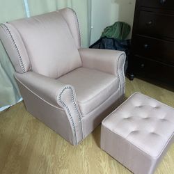 Delta Nursery Glider And Ottoman. 