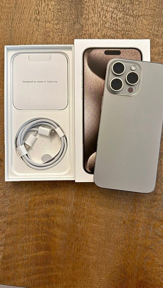 iPhone 15 Pro Max 256GB Unlocked - Like new | FlexEmarket Holidays Sale!