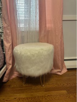 Ivory Faux‑Fur Ottoman / Vanity Stool