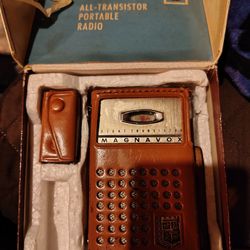 Magnavox All-transistor Portable Radio 