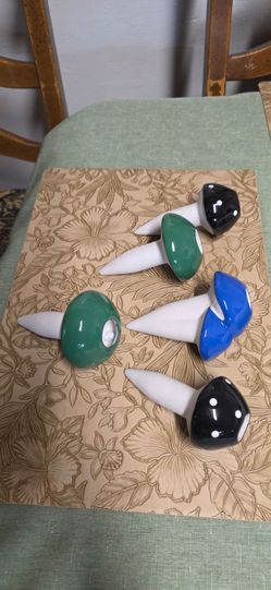 5 plant watering stakes
