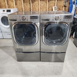 LG WASHER AND DRYER SET 750.$