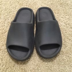 Onyx Yeezy Slides 