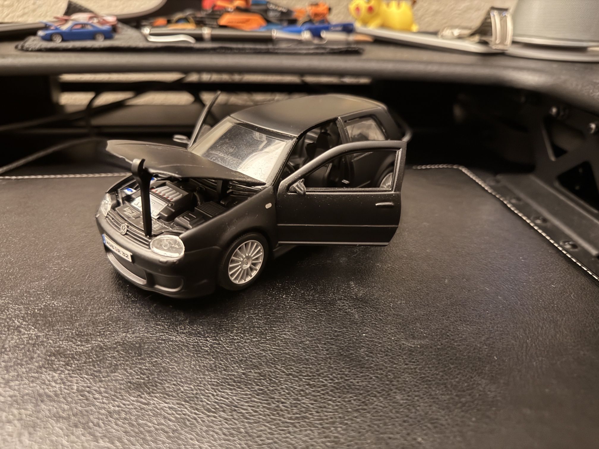 Maisto R32 VW Volkswagen Golf