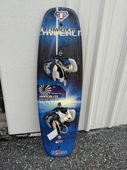 Hyperlite Fluid Universal Wakeboard 137 w/ Bindings