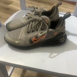 Nike 270
