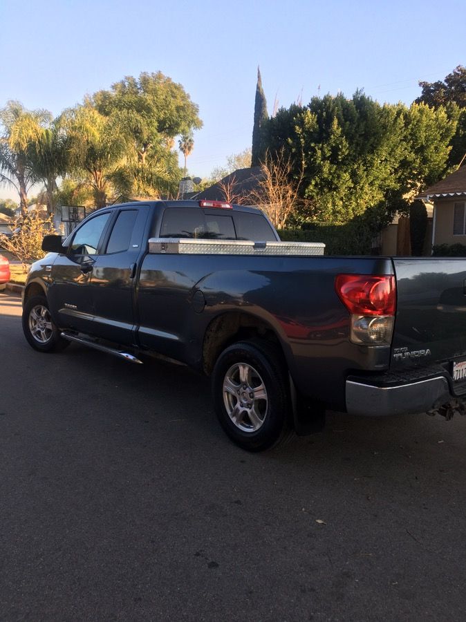 Toyota Tundra 4x4 SR5 W/8ft bed! for Sale in Los Angeles, CA OfferUp