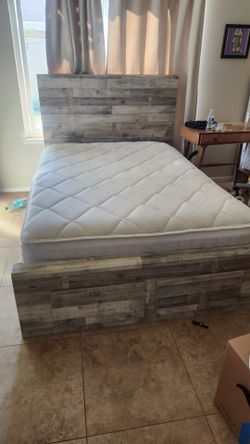 Bedframe and book cases