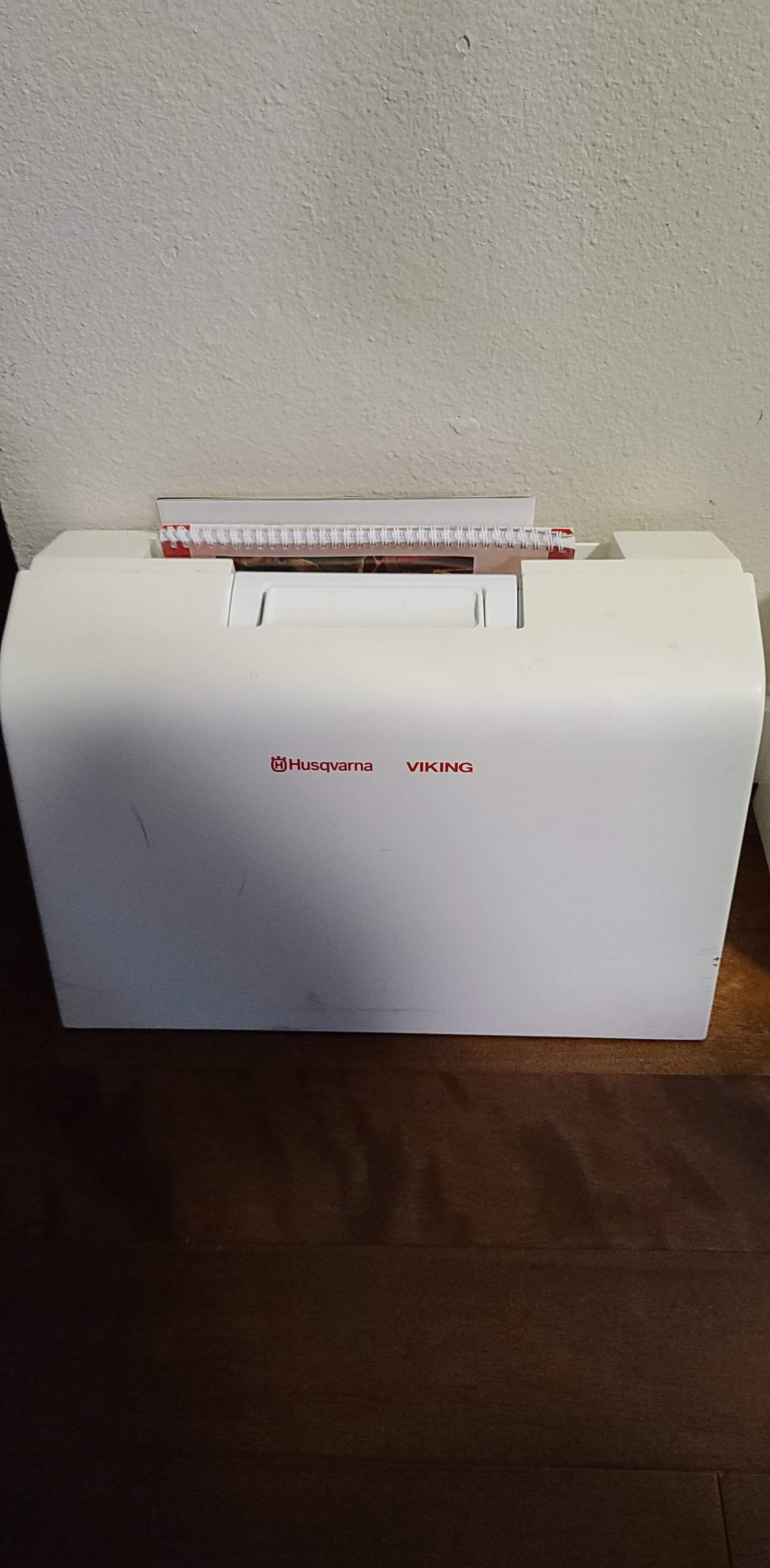 Husqvarna Viking Designer 1 Sewing Machine with Embroidery Table & USB