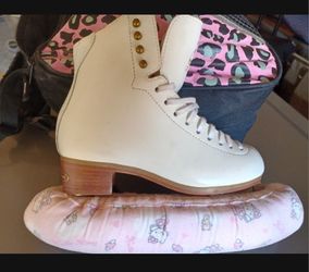 Used Jackson Freestyle Ice Scates With Protectors & Back Pack