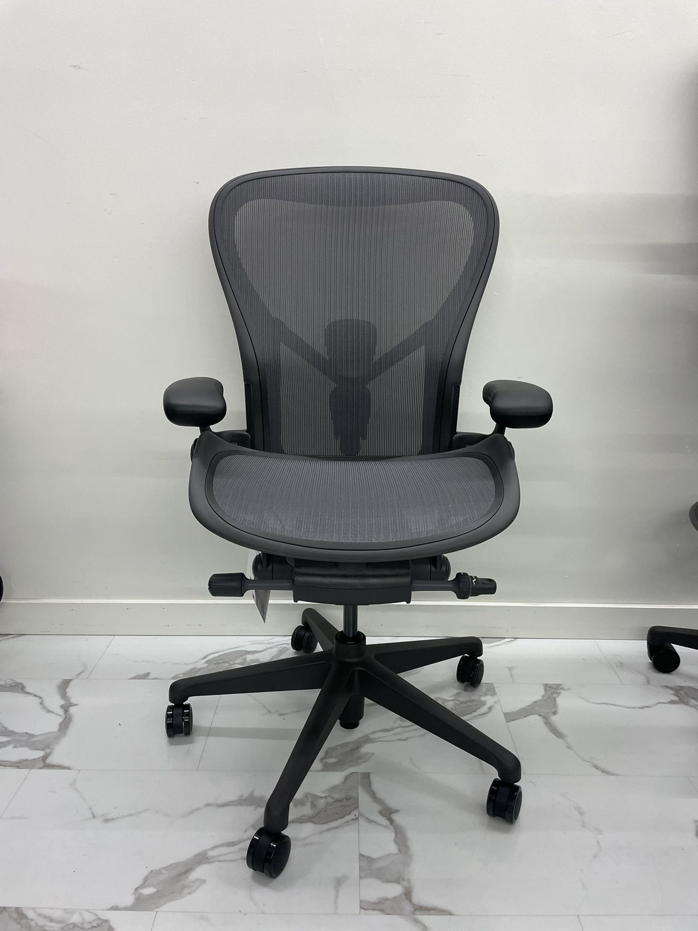 BRAND NEW 🔥🔥🔥SIZE C 🔥🔥🔥HERMAN MILLER REMASTERED AERON FULLY LOADED DELIVERY AVAILABLE 🚚🚚🚚