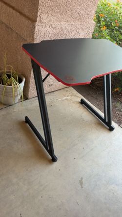 Made for Victory gaming desk