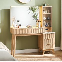 Vanity Desk With Mirror
