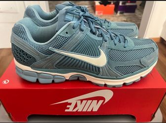 Nike Vomero 5