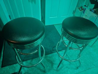 Swivel Bar Stool (300lb Capacity)