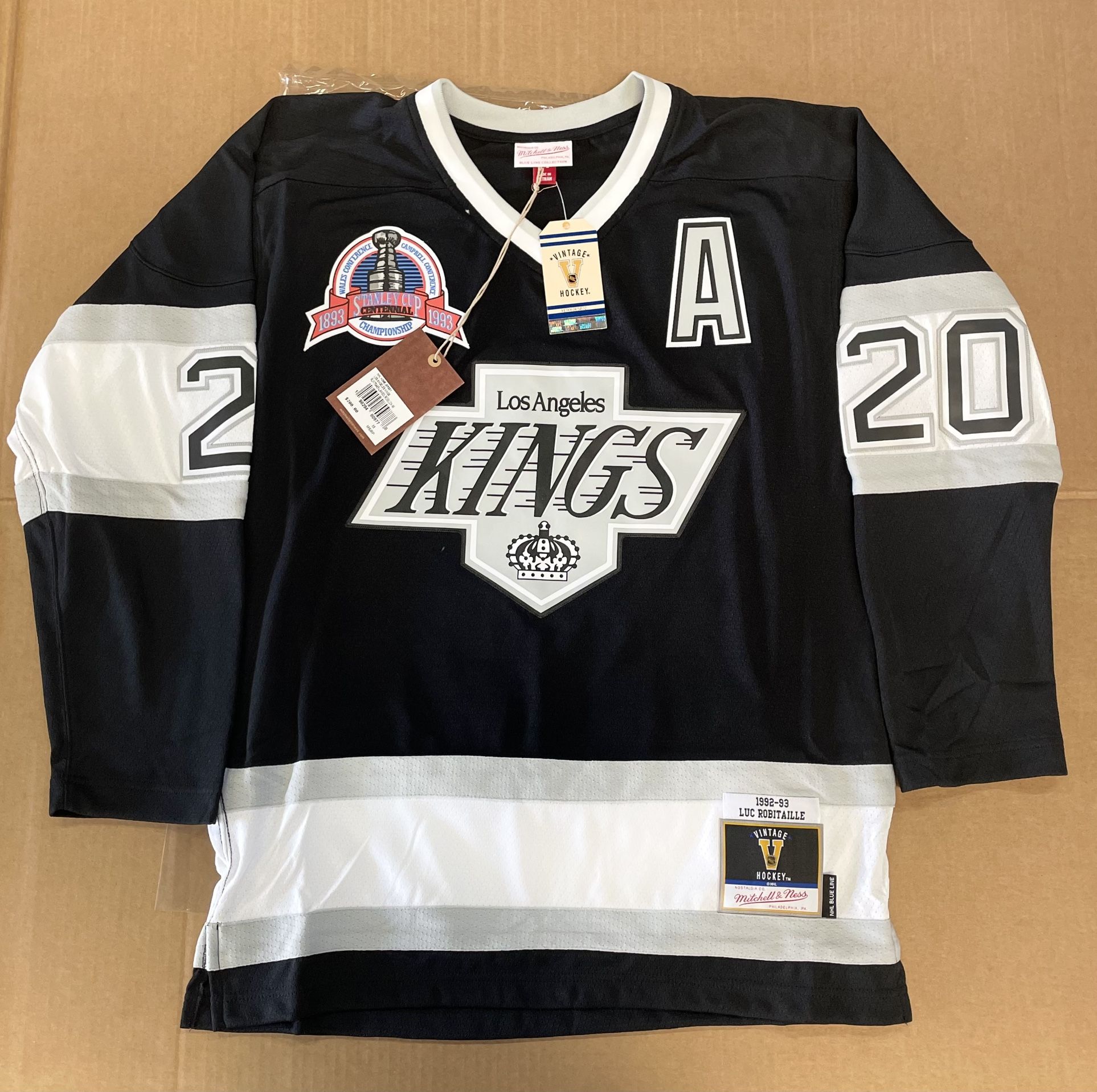 Los Angeles Kings Jersey “Luc Robitaille”