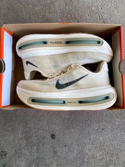 Nike Vomero Premium Pale Ivory Black White