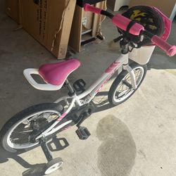 Girls Trek bike with training wheels