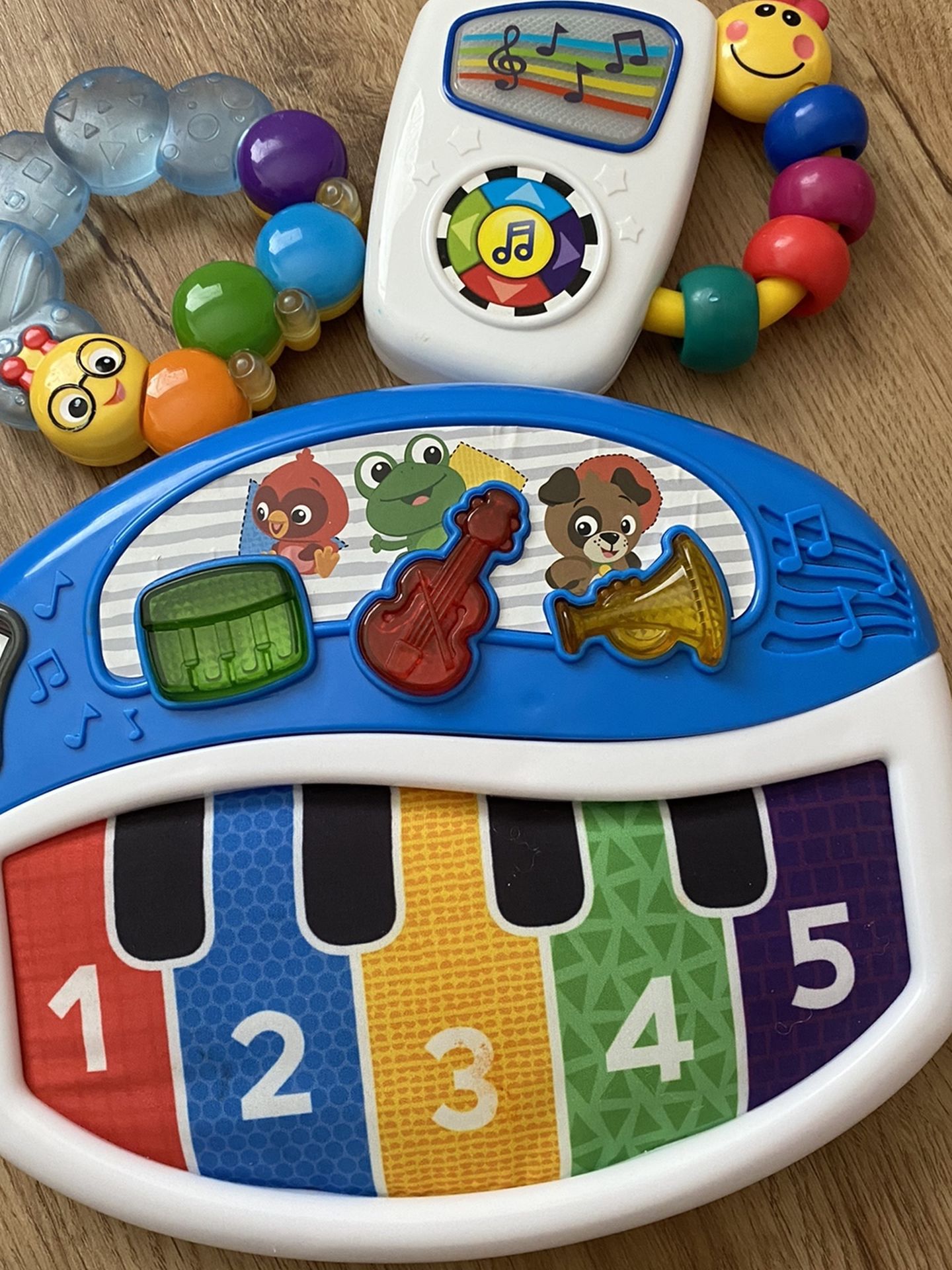 Toys excellent and clean condition,music and lights perfect for age 6-24 Months Excellent Condition ,barely Used
