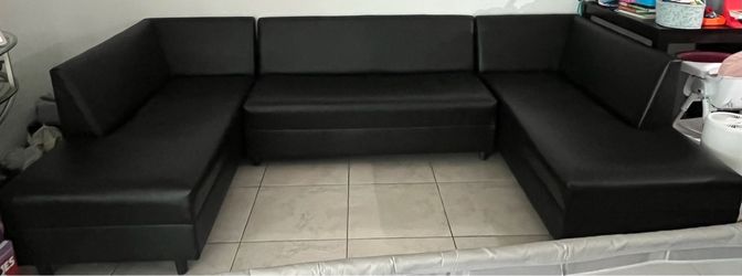 Black U-Shaped Sectional Sofa