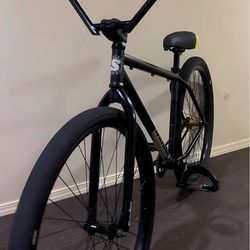 Sunday 29inch fixie rides super Smooth, barely any scratches accepting trades so send offers