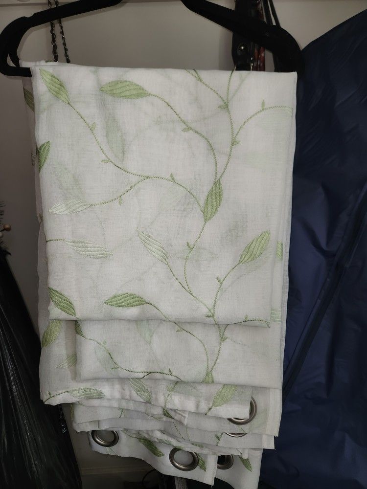 Sheer With Leaf Design