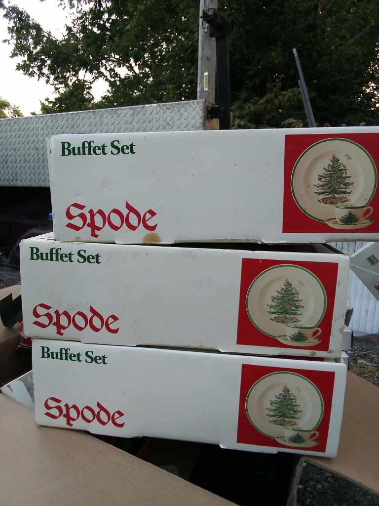 Spode Christmas tress sets