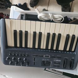 Teclado controlador MIDI USB M-Audio Oxygen de 25 teclas (tercera generación)