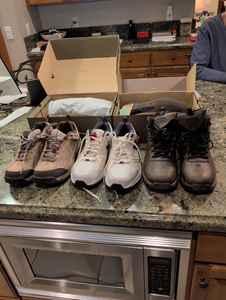 Mens Shoes 10 1/2 New