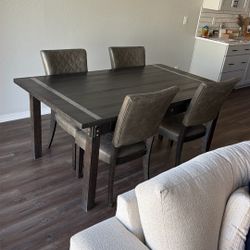Dining Table & Chairs 