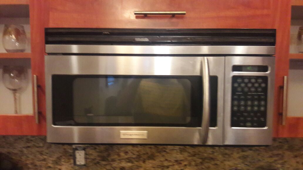 Frigidaire Microwave / model # PLMV169DCD
