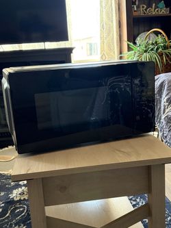 Black Countertop Microwave Oven