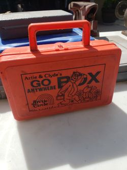 Artie & Clyde's Go Anywhere Vintage Lunch Box