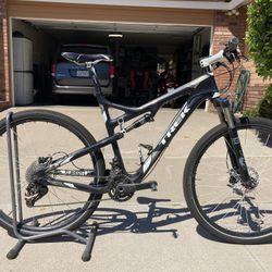 Trek Superfly 100 Pro 29” Carbon Fiber Full Suspension Mountain Bike- Large- Excellent 