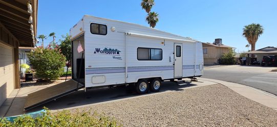 2000 Toy Hauler travel trailer has generator fuel station 13ft cargo good condition